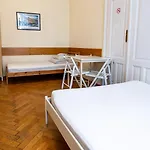 Trzy Kafki Private Hostel *