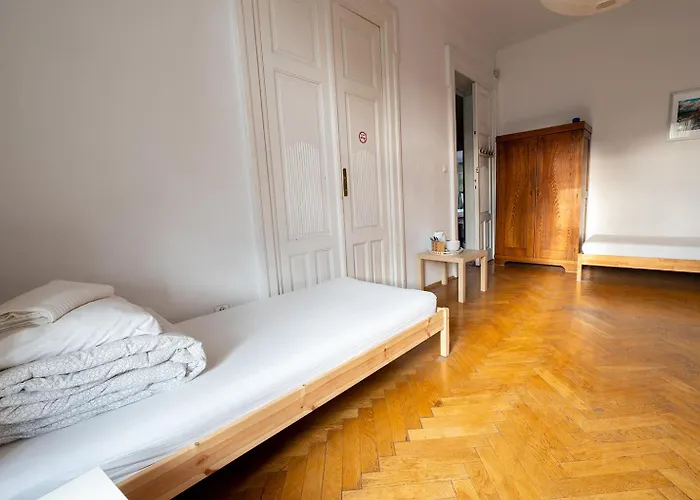 Trzy Kafki Private Hostel *