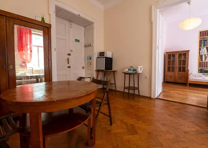 Hostel Trzy Kafki Private *