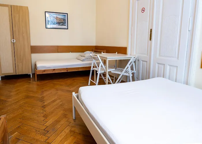 Trzy Kafki Private Hostel *