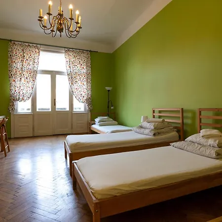 Trzy Kafki Private Hostal *