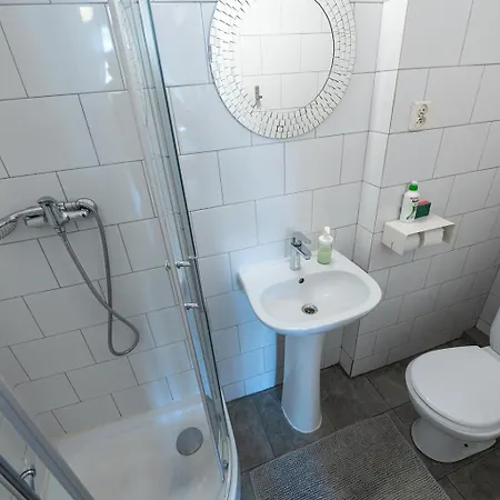 Trzy Kafki Private אכסניה קרקוב
