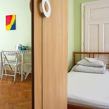 Hostel Trzy Kafki Private *