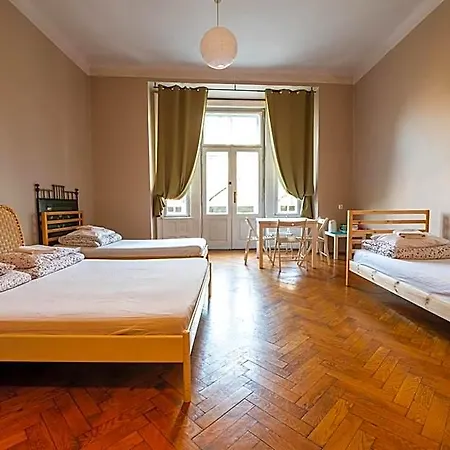 Hostel Trzy Kafki Private