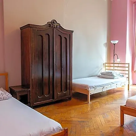 Trzy Kafki Private Hostel *