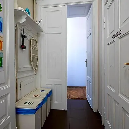 Hostel Trzy Kafki Private *