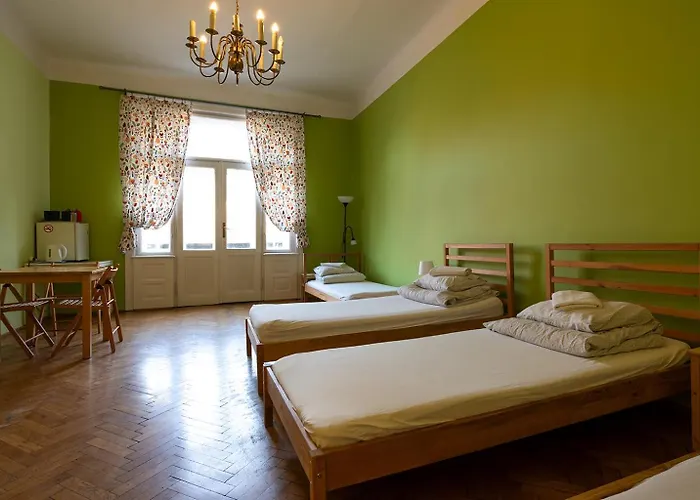 Trzy Kafki Private Хостел *